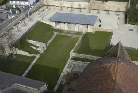 Jardin des Bénédictins : aménagement d'un jardin autour de vestiges archéologiques